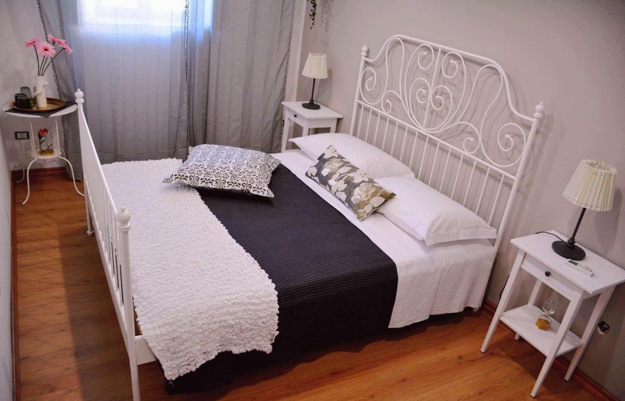 Mia'S Rooms Noto Buitenkant foto